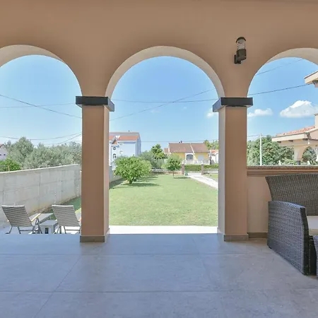 Apartment Bralic Bibinje